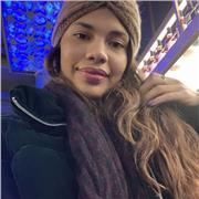 Profesora particular de inglés, tengo el nivel B2.
En verano siempre trabajo con niños como monitora, animadora de eventos. 
Me encantan los niños, mi manera de enseñar inglés es dinámica e interactiva